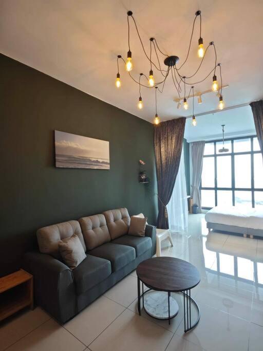 Centre,2br 2bt 7pax, 5min Ciq Apartment *