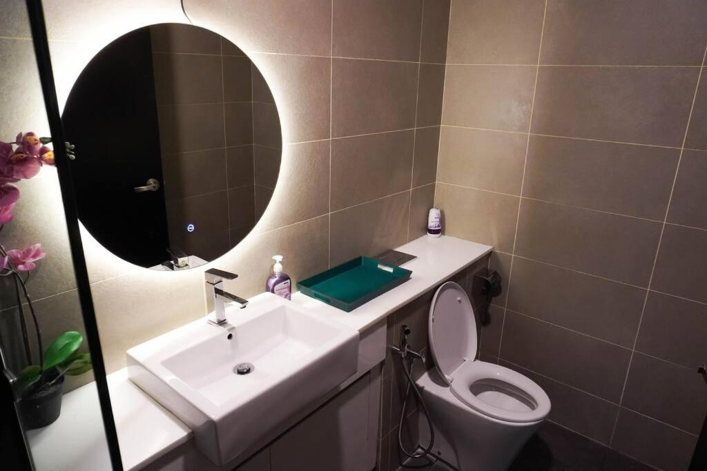 Centre,2br 2bt 7pax, 5min Ciq Johor Bahru