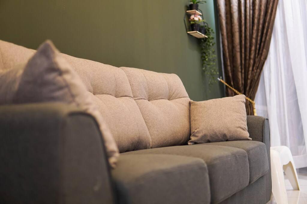 Centre,2br 2bt 7pax, 5min Ciq * Johor Bahru