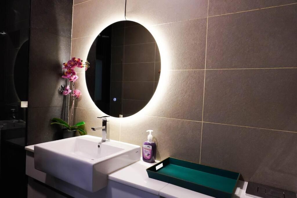 Apartment Centre,2br 2bt 7pax, 5min Ciq Johor Bahru