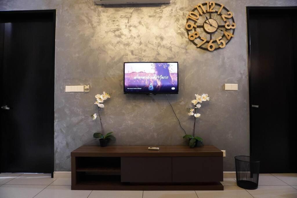 Centre,2br 2bt 7pax, 5min Ciq Apartment *